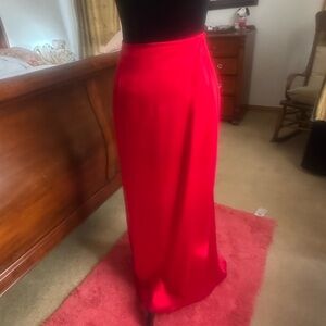 Carmen Marc Valvo Collection for Neiman Marcus.  Formal satin skirt.  Size 8